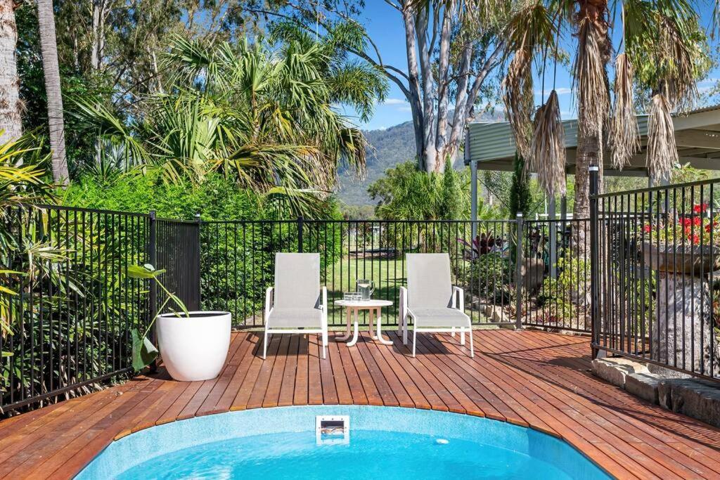 Palms * Tamborine